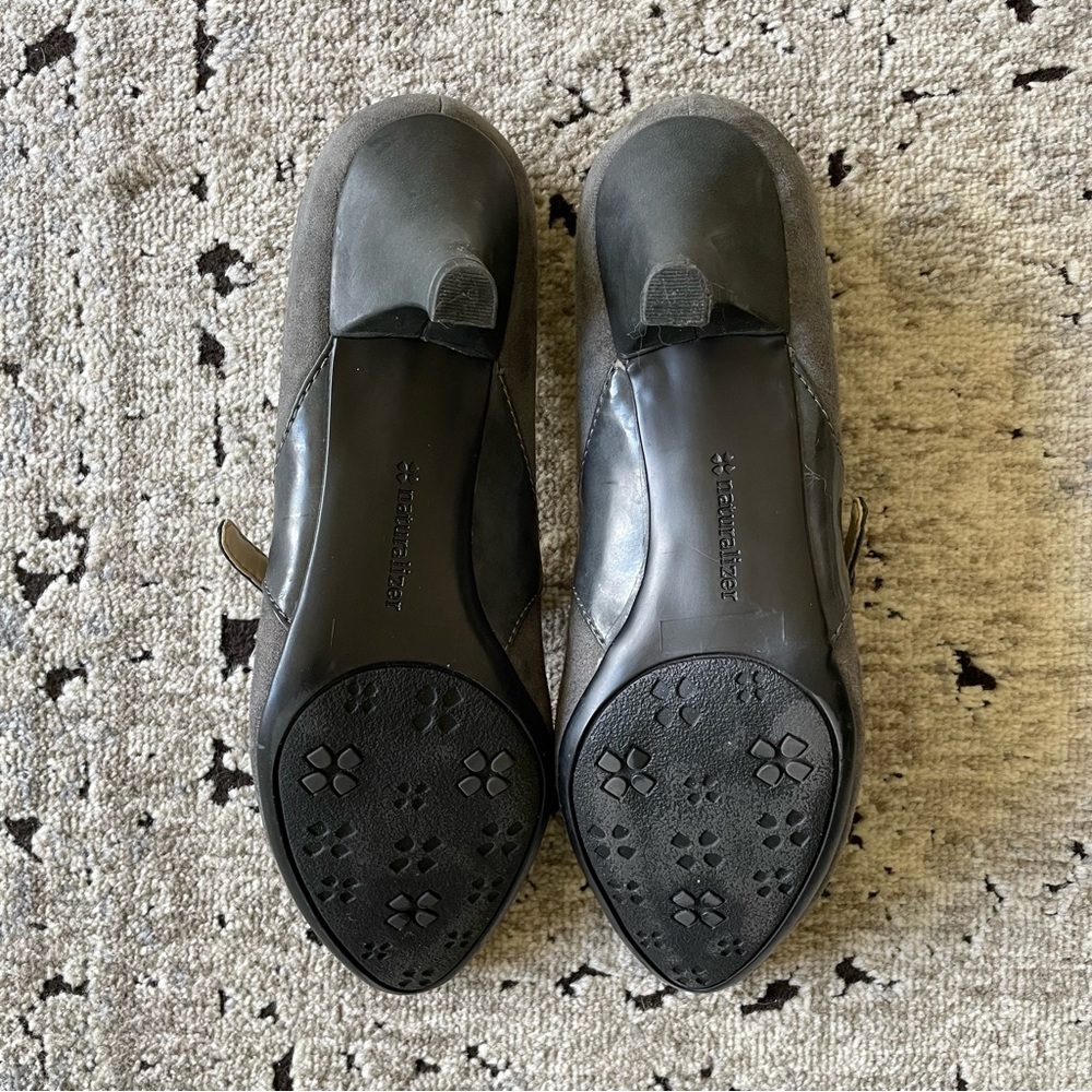 Grey Heels - Picture 4 of 5